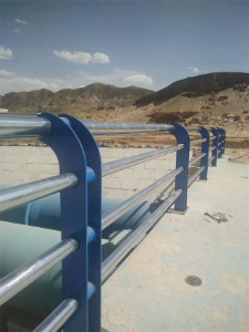 橋梁鋼防撞護欄